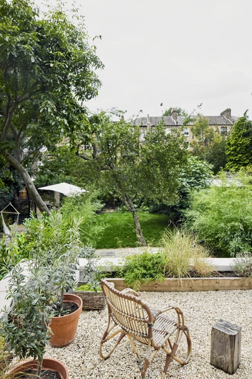 An Open-Plan Victorian House in London 13 garden-open-plan-loft-victorian-townhouse-london-nordroom