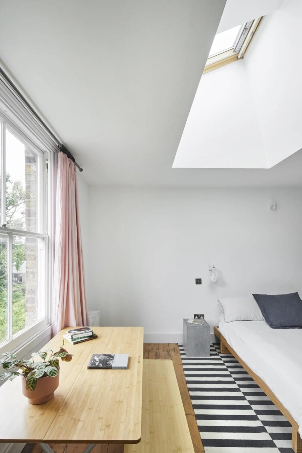 An Open-Plan Victorian House in London 17 bedroom-skywindow-victorian-house-london-nordroom