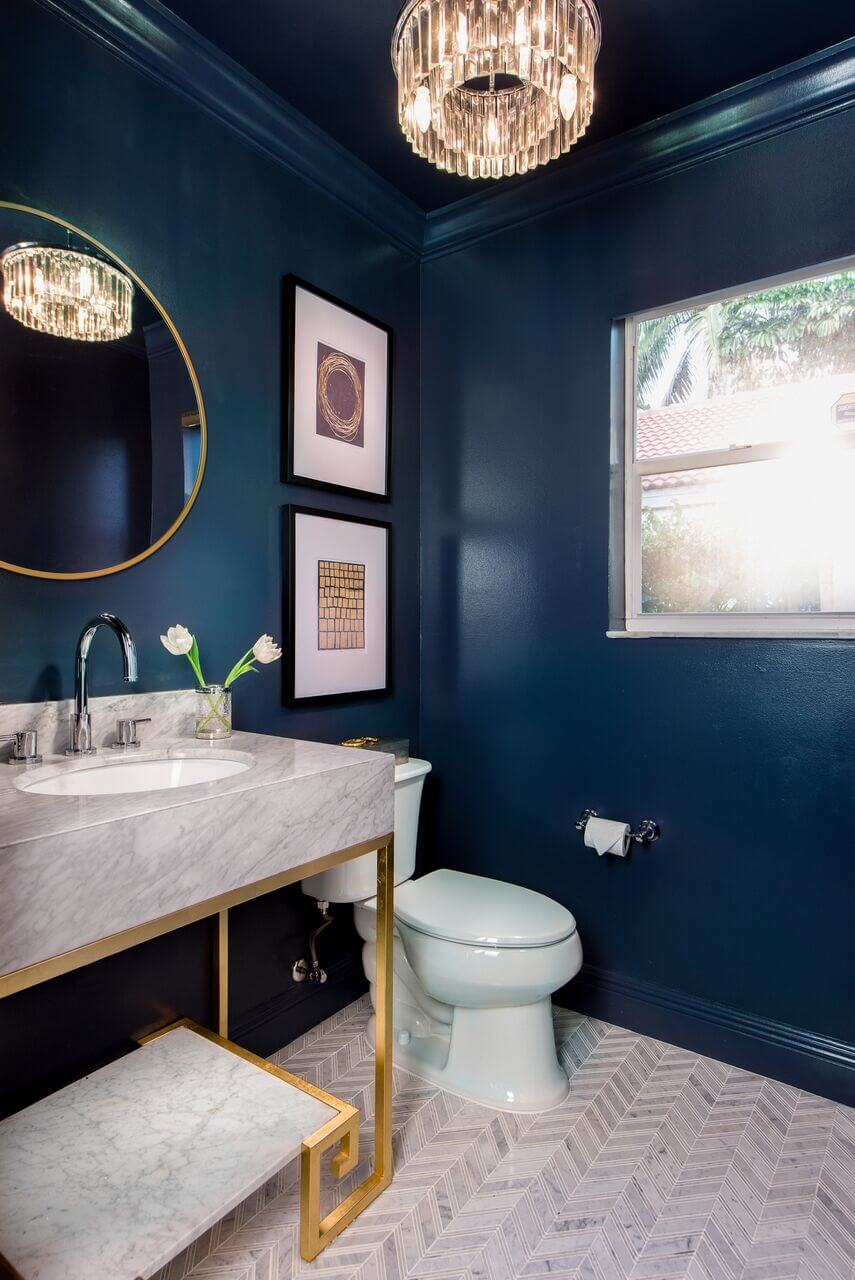 Home Decor Color Trends 2022: Natural Hues with Bright Pops 34 dark-blue-bathroom-gold-details-color-trends-2022-nordroom