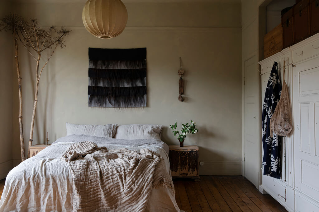 Earthy Tones in a Historic Swedish Apartment 11 earthy-tones-historic-swedish-apartment-nordroom