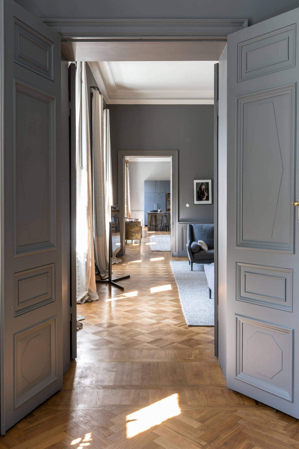 A Stylish Gray Apartment in a Swedish Castle 5 gray-scandinavian-apartment-nordroom