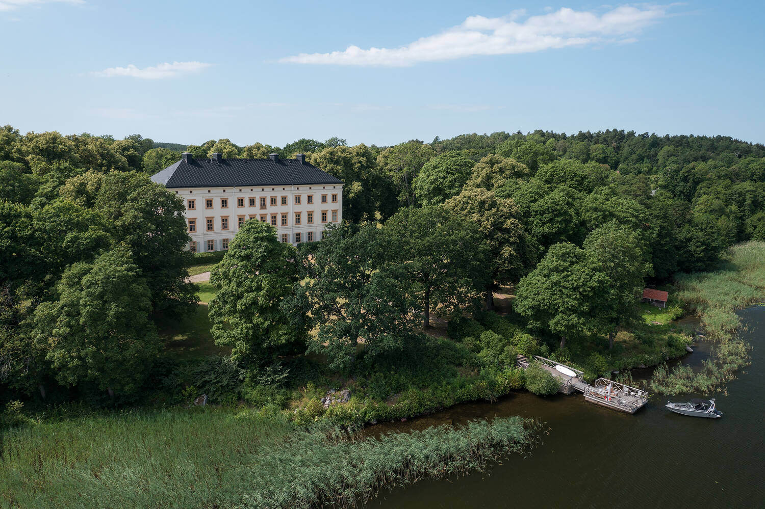 A Stylish Gray Apartment in a Swedish Castle 26 lennartsnäs-slot-sweden-nordroom