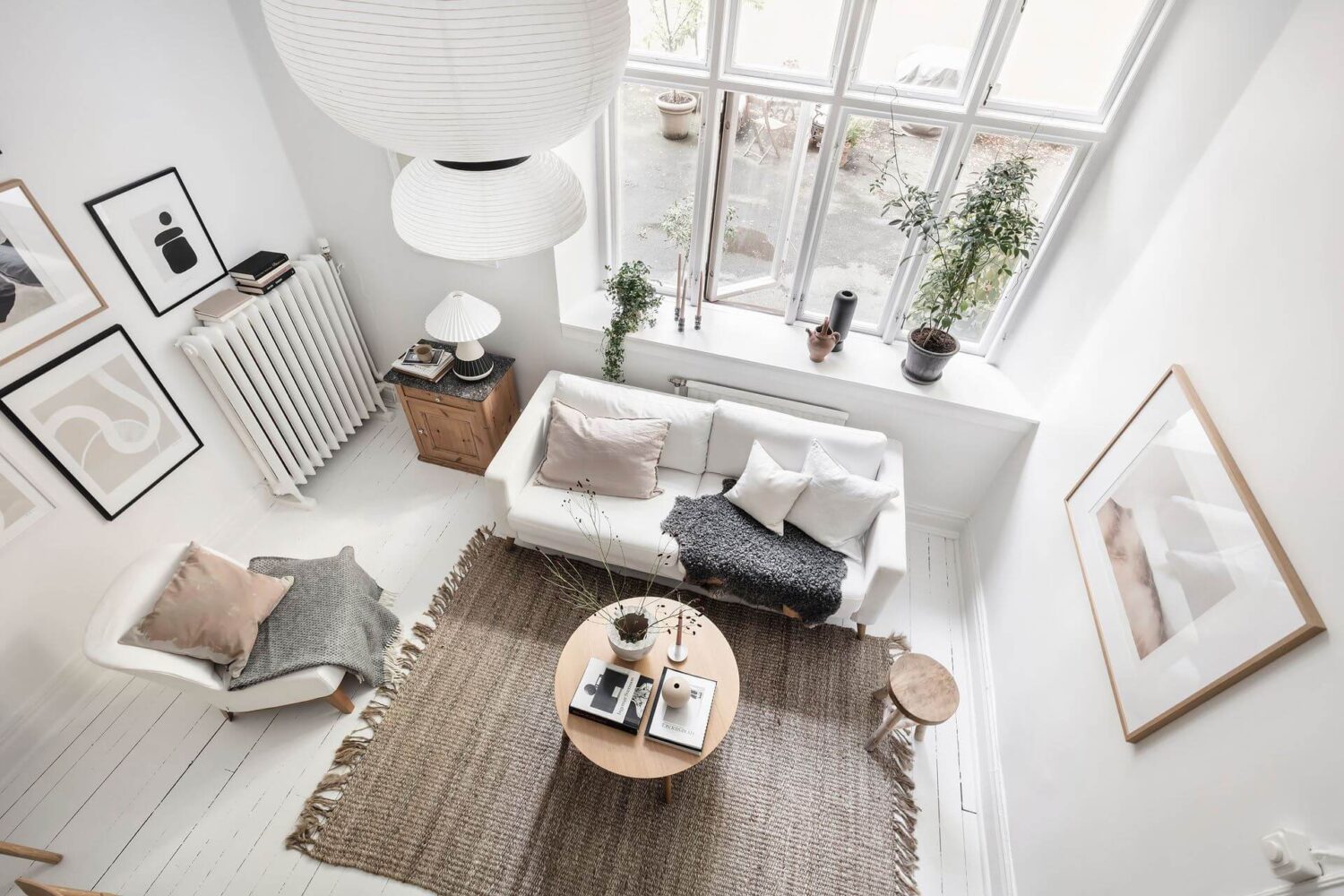 A White Scandinavian Studio Apartment With Loft Bed 2 white-scandinavian-studio-apartment-loft-bed-nordroom