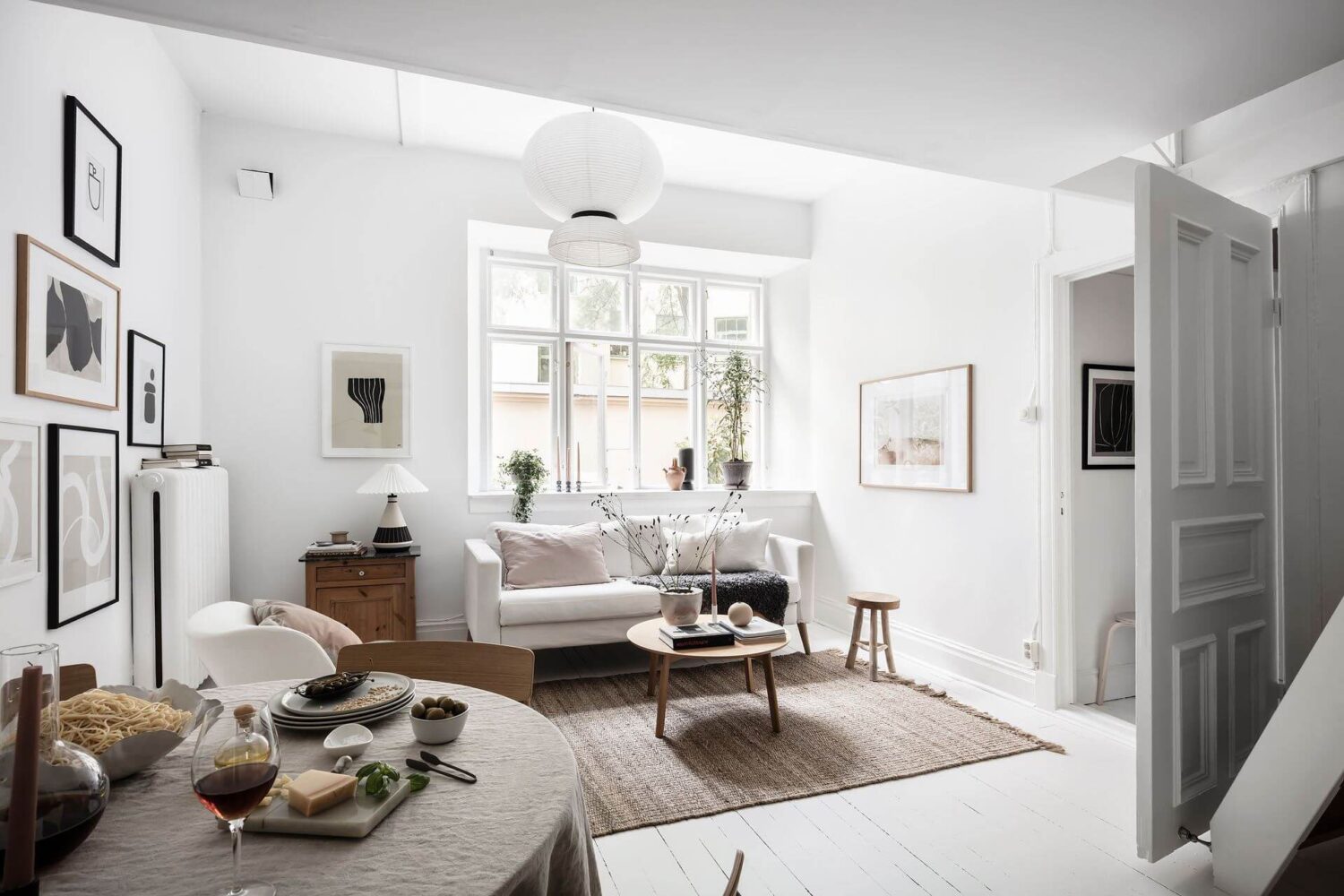 A White Scandinavian Studio Apartment With Loft Bed 4 white-scandinavian-studio-apartment-loft-bed-nordroom