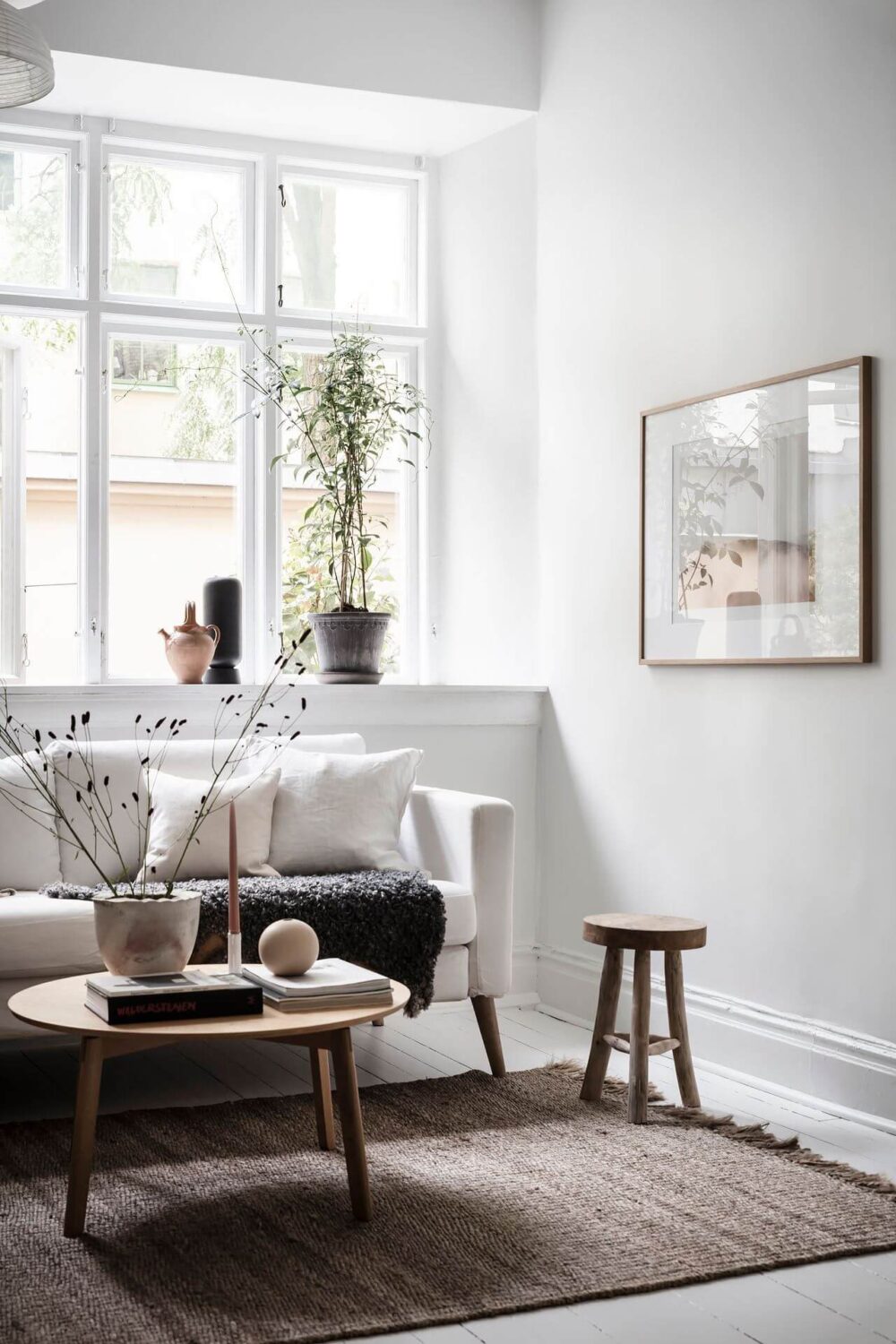 Great Living Room Bedroom Combo Ideas (Layout Tips + Styling) 47 white-scandinavian-studio-apartment-loft-bed-nordroom