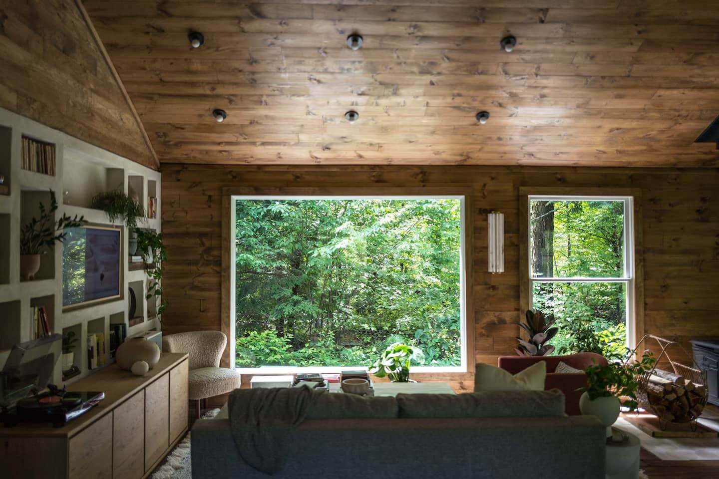 The Cabin by The Hunter Houses 7 wooden-cabin-living-room-hunter-houses-nordroom