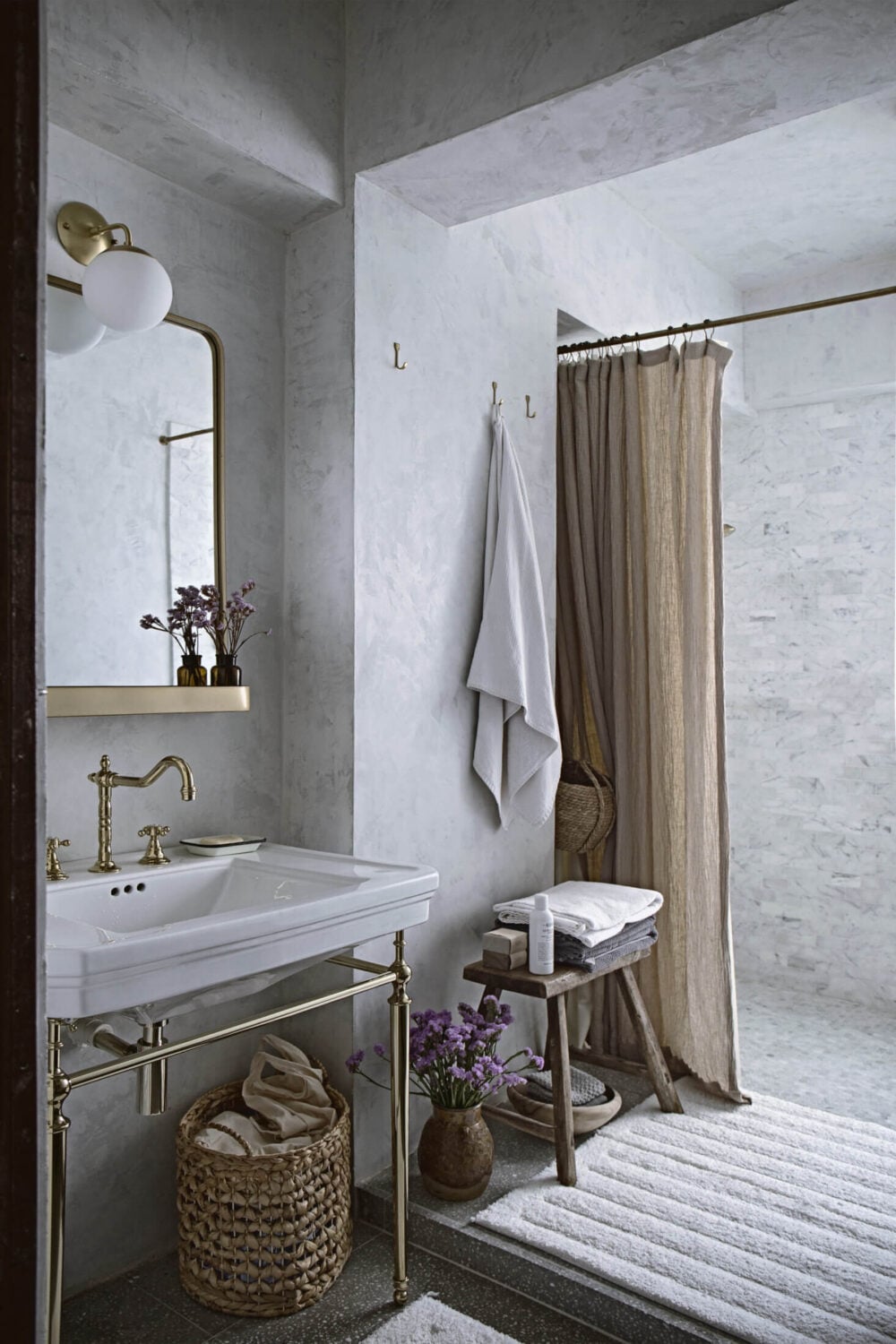 Soothing Tones in a Victorian Brownstone in Jersey City 22 ASereneApartmentinHongKongwithaDramaticKitchen TheNordroom10 Soothing Tones in a Victorian Brownstone in Jersey City