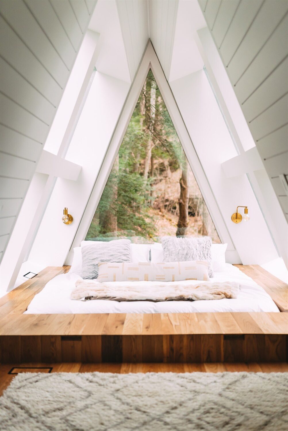 Dunlap Hollow A-Frame Cabin in Ohio 18 a-frame-cabin-airbnb-ohio-nordroom