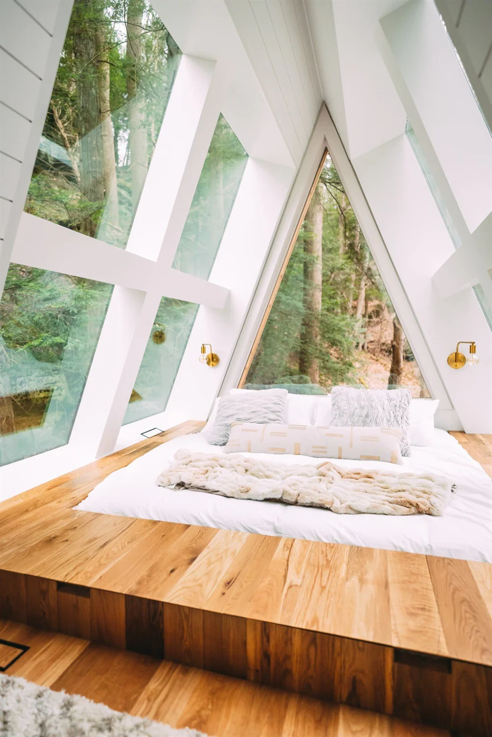 Dunlap Hollow A-Frame Cabin in Ohio 19 a-frame-cabin-airbnb-ohio-nordroom