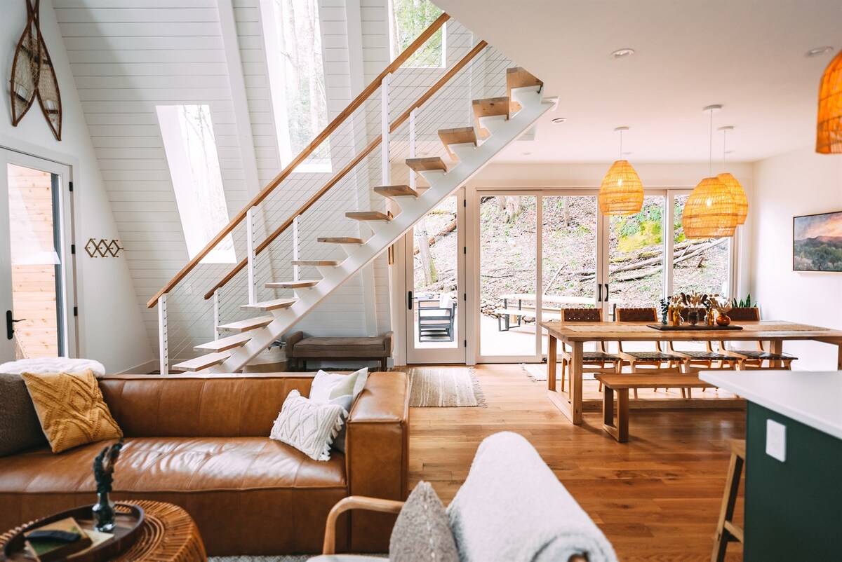 Dunlap Hollow A-Frame Cabin in Ohio 6 a-frame-cabin-airbnb-ohio-nordroom