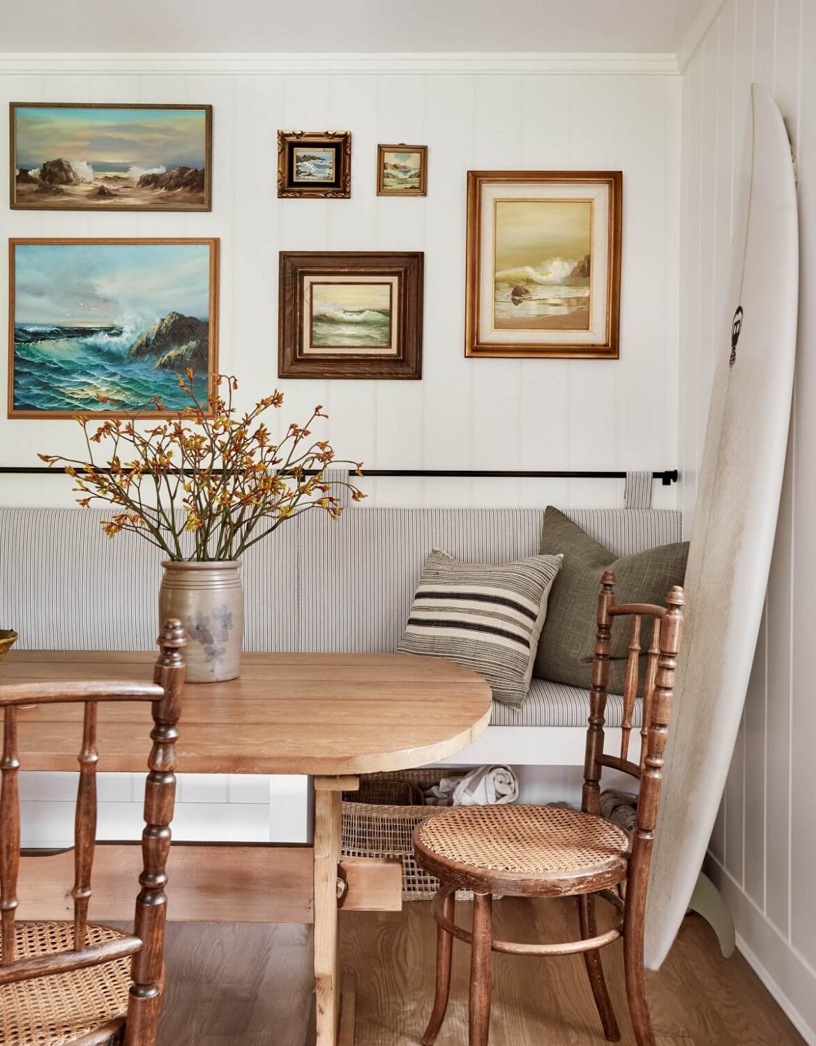 A Serene Surf Retreat in The Hamptons 3 breakfast-nook-bench-serene-surf-retreat-becca-interiors-nordroom