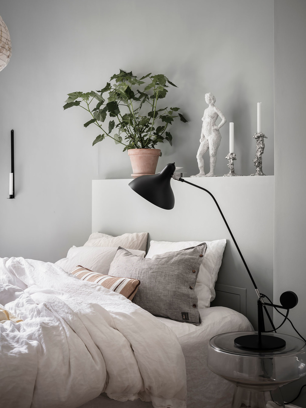 A Calm Light-Filled Apartment in Sweden 15 calm-light-filled-apartment-scandinavian-design-nordroom