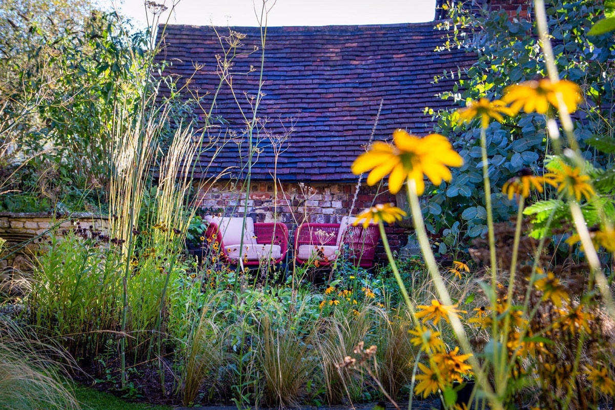 A Colorful Georgian Home in England 23 garden-cottage-nordroom
