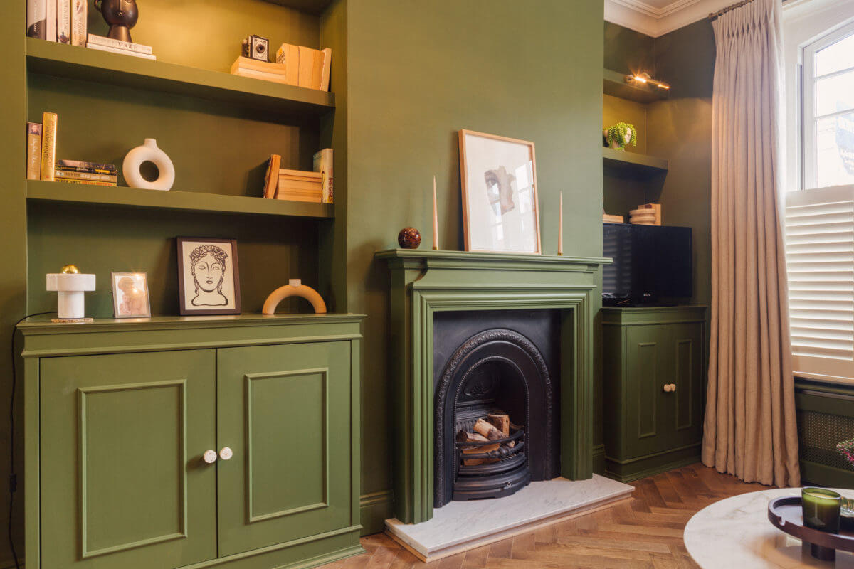 Color in a Renovated Victorian Townhouse in London 13 green-living-room-fireplace-victorian-townhouse-nordroom
