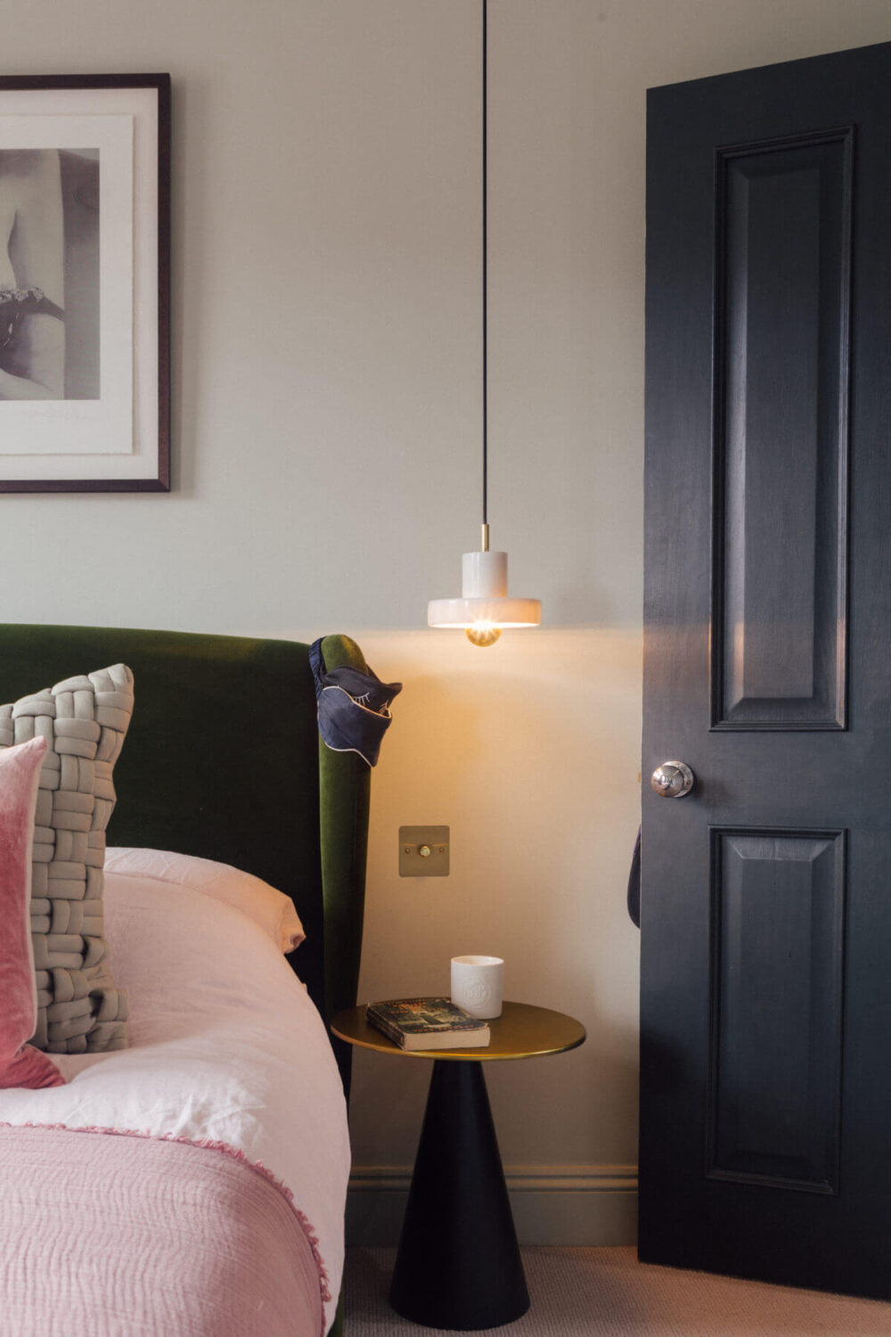 Color in a Renovated Victorian Townhouse in London 17 grey-master-bedroom-pink-bedding-nordroom