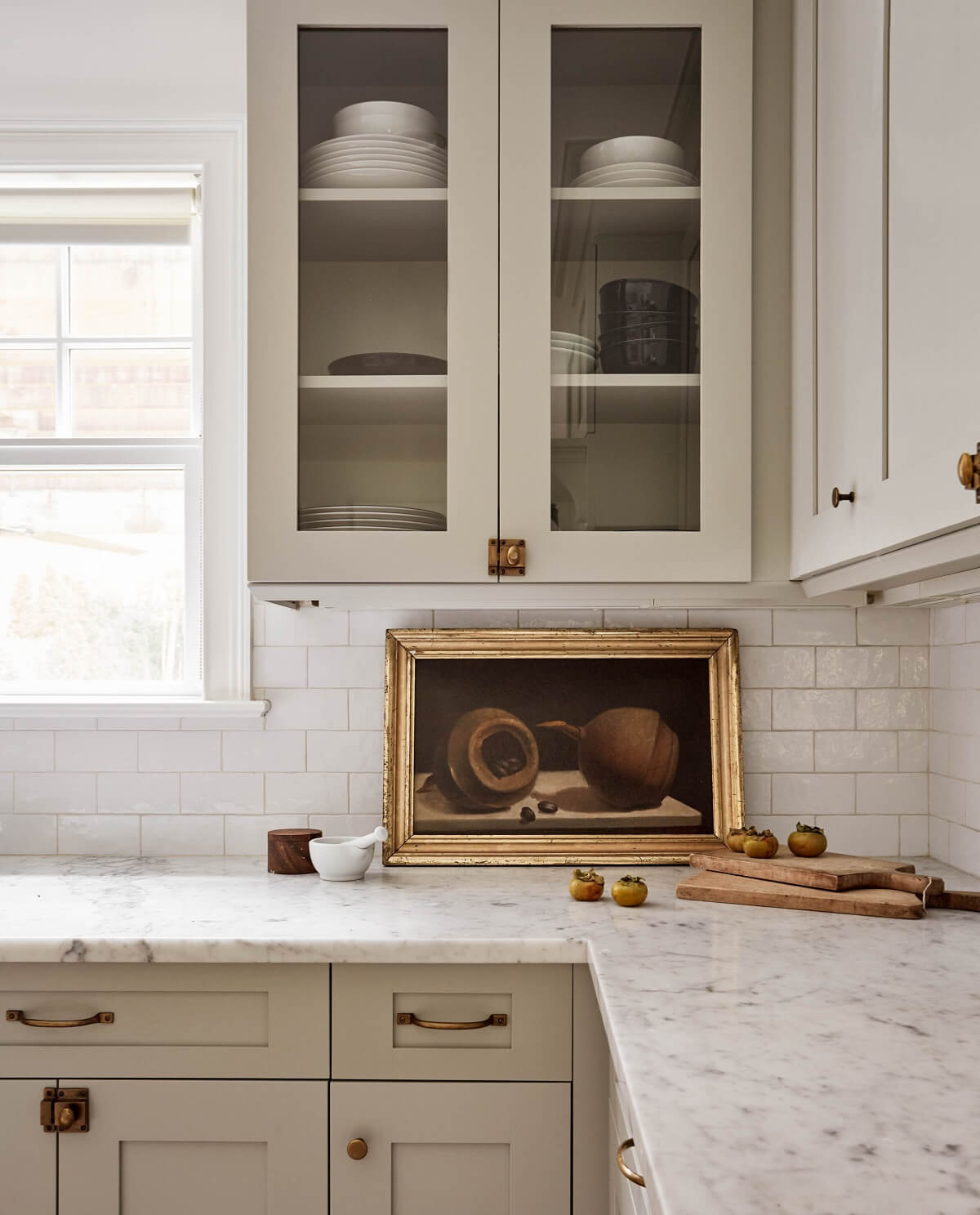 A Serene Surf Retreat in The Hamptons 6 kitchen-detail-surf-retreat-becca-interiors-nordroom