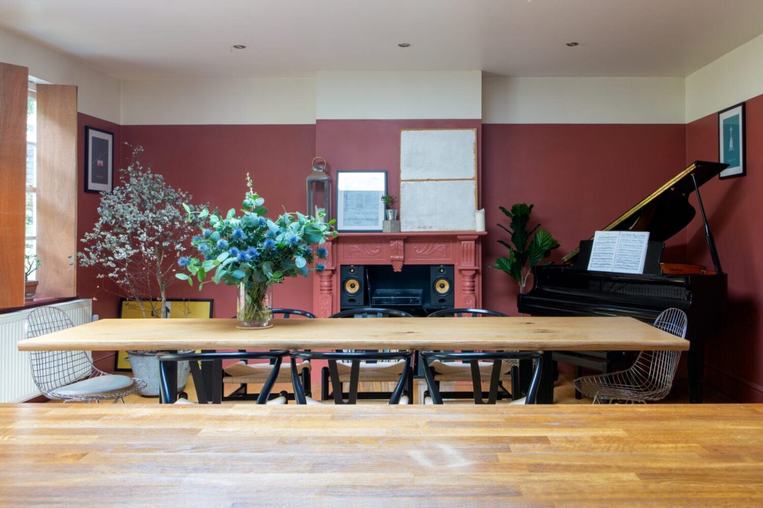 A Colorful Georgian Home in England 3 kitchen-dining-room-terracotta-walls-nordroom