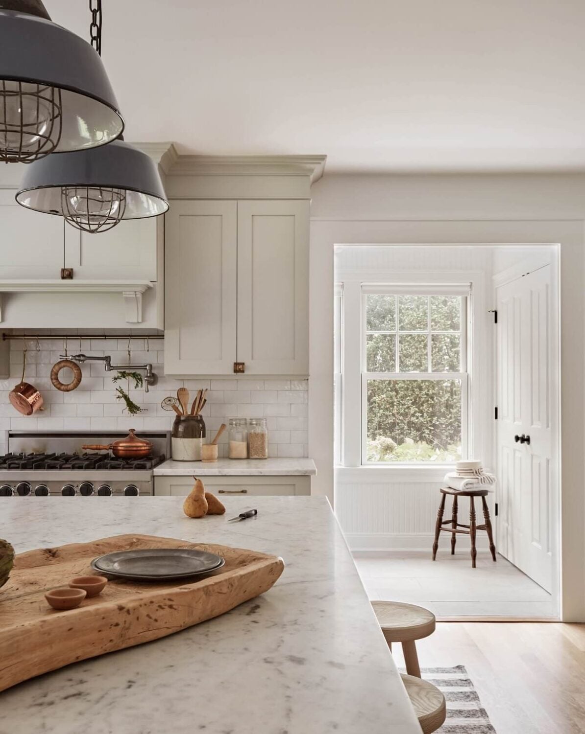 A Serene Surf Retreat in The Hamptons 8 kitchen-pantry-surf-retreat-becca-interiors-nordroom