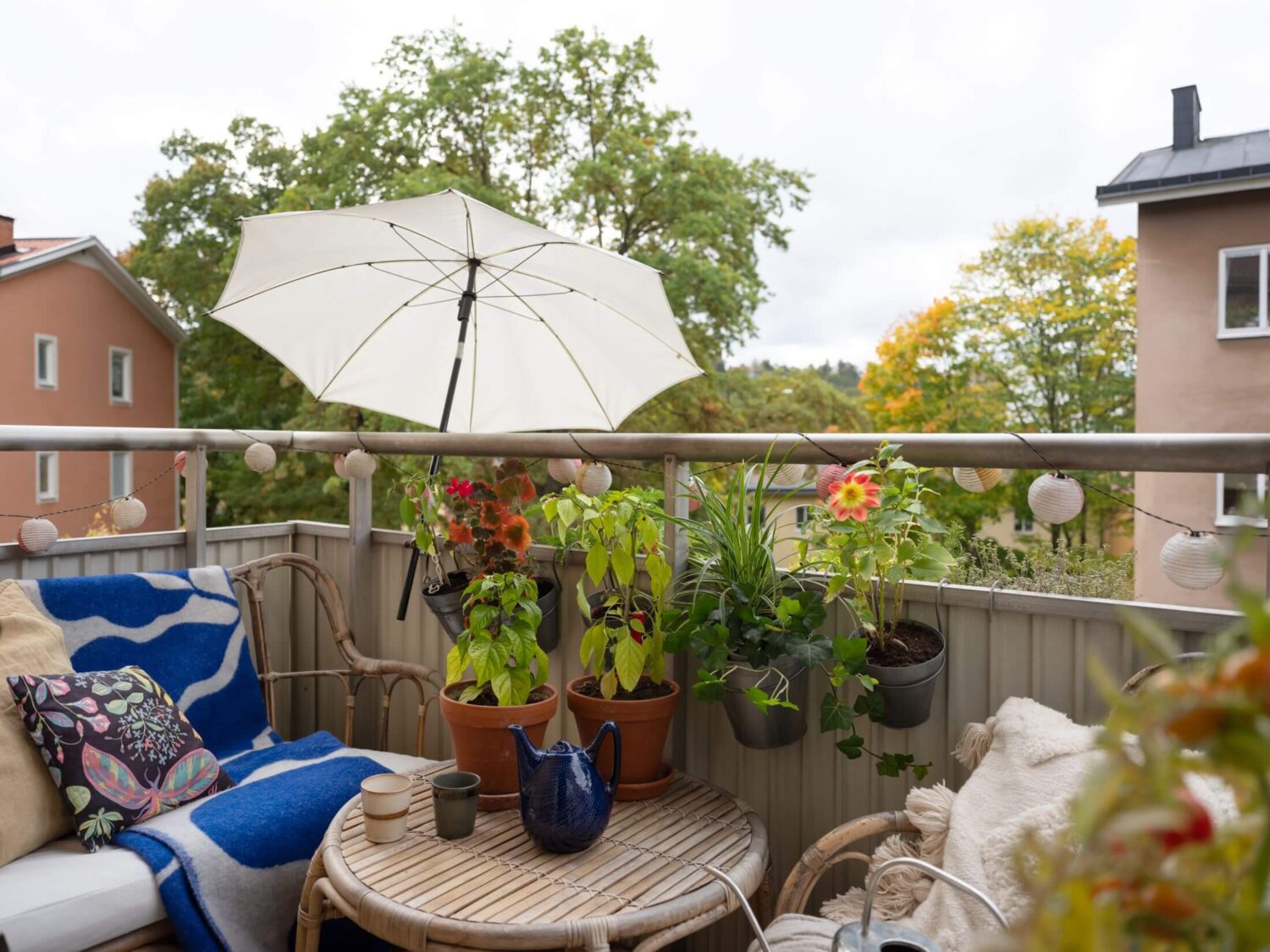 A Midcentury Studio Apartment in Sweden 14 mid-century-studio-apartment-nordroom
