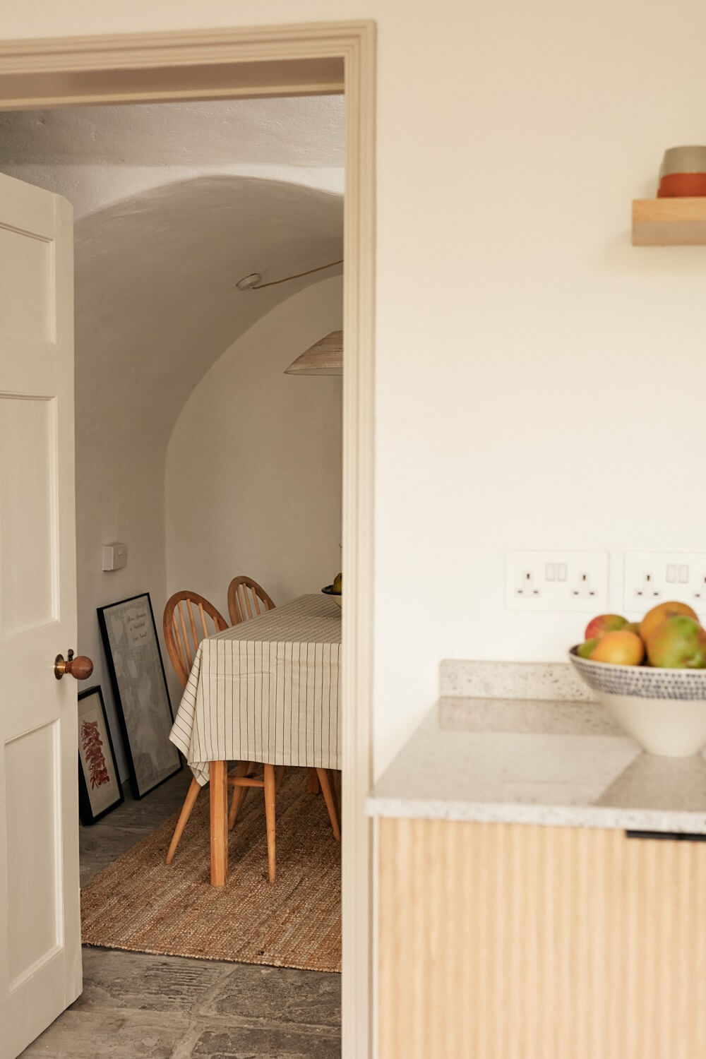 A Carefully Restored Georgian House in Bath 10 modern-kitchen-georgian-house-bath-nordroom