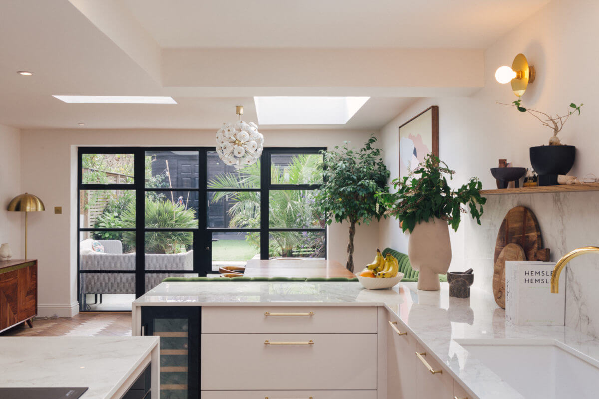 Color in a Renovated Victorian Townhouse in London 9 modern-kitchen-victorian-home-nordroom