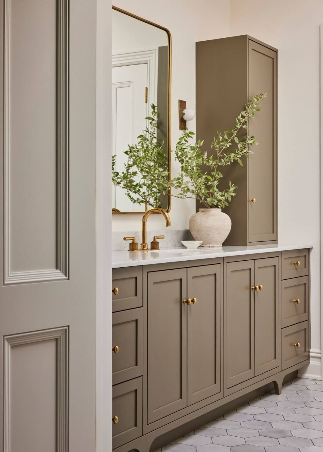 Soothing Tones in a Victorian Brownstone in Jersey City 25 soothing-tones-victorian-brownstone-jersey-city-nordroom