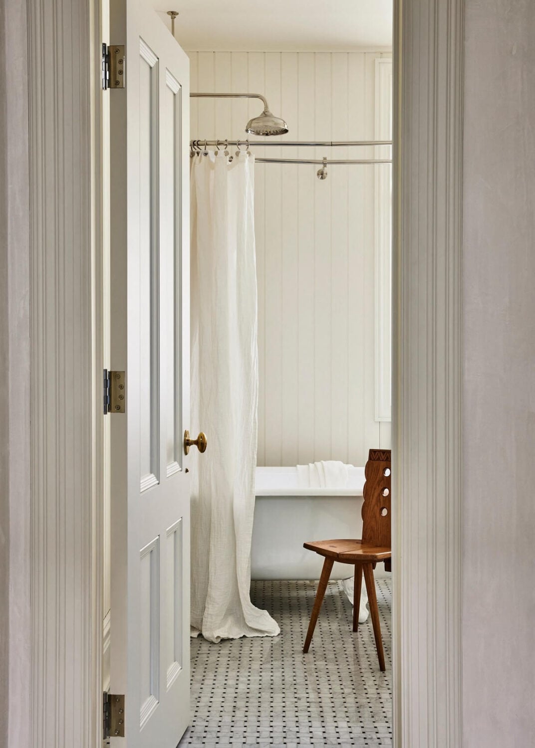 Soothing Tones in a Victorian Brownstone in Jersey City 29 soothing-tones-victorian-brownstone-jersey-city-nordroom