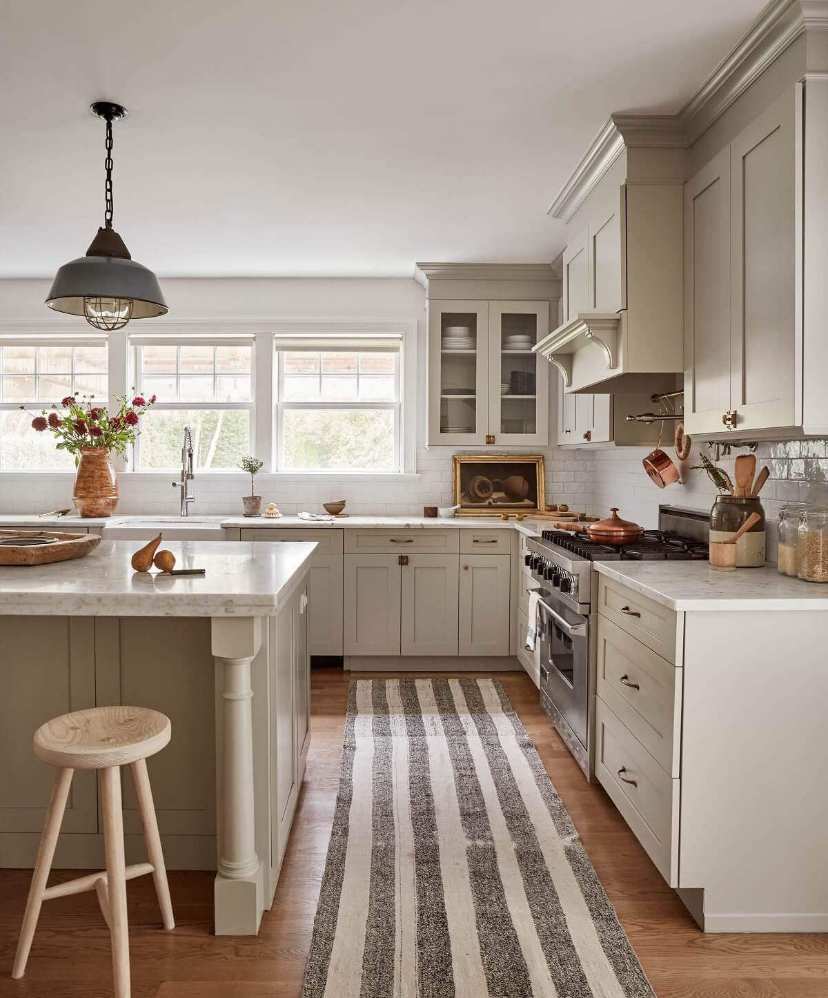 A Serene Surf Retreat in The Hamptons 7 striped-runner-light-classic-kitchen-surf-retreat-becca-interiors-nordroom