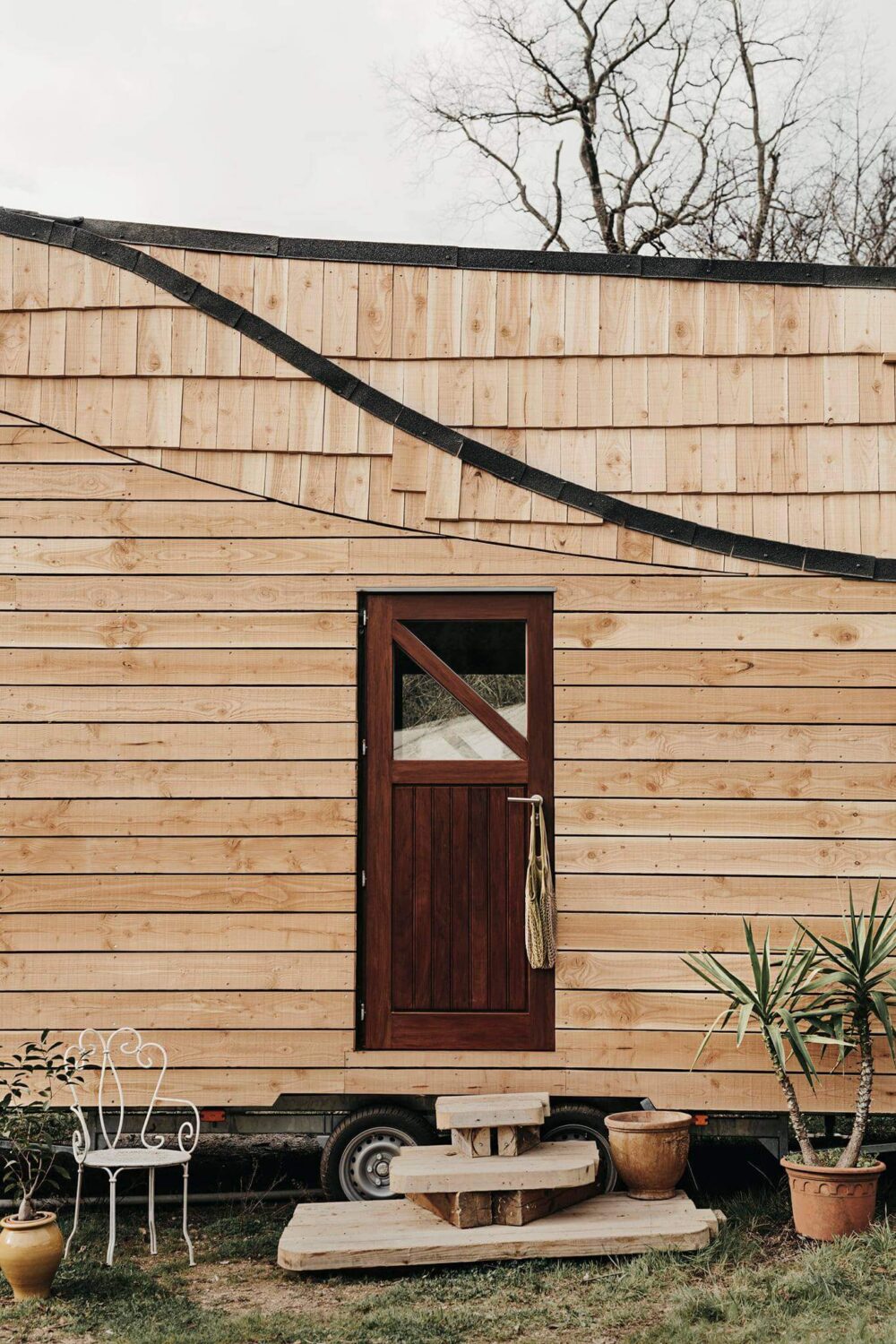 Curved Lines in a Wooden Tiny House 16 wooden-tiny-house-nordroom