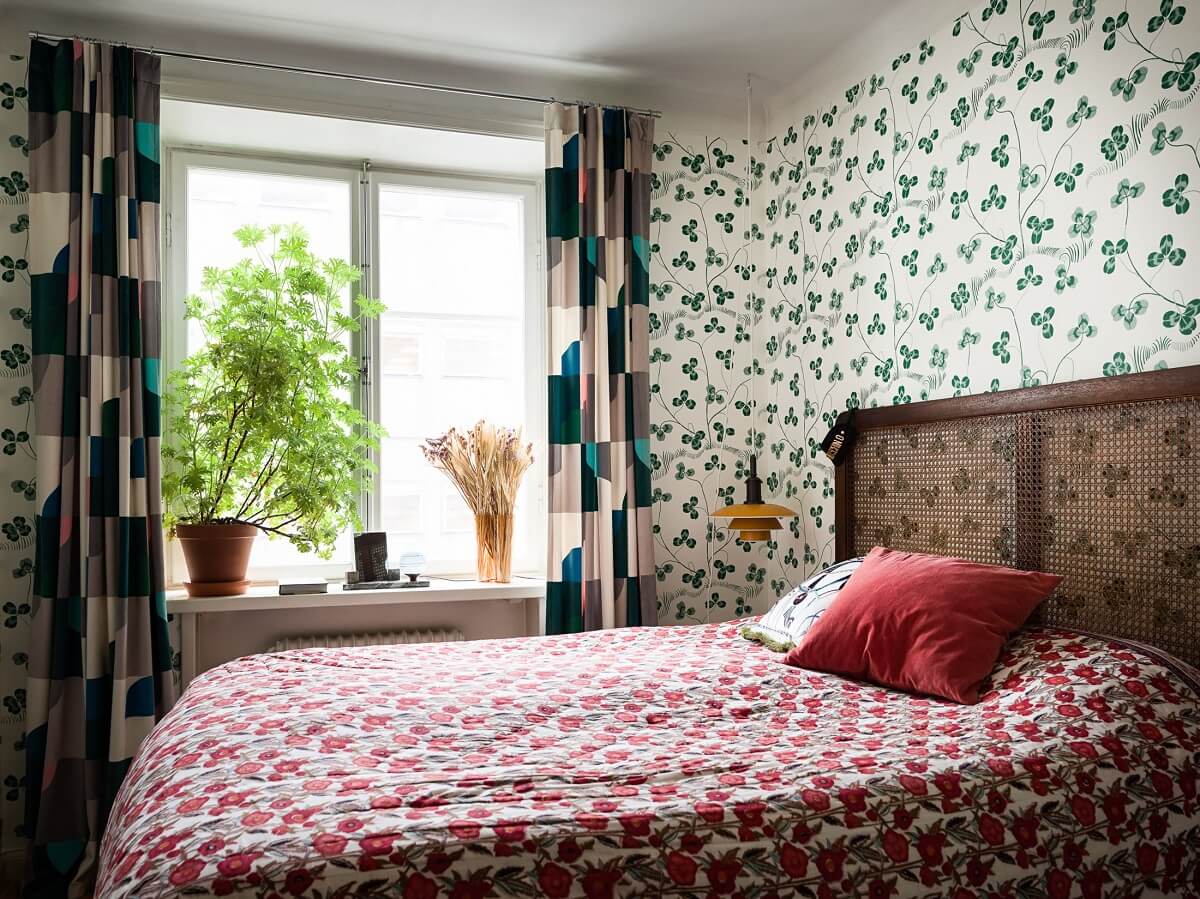 A Vibrant Colorful Scandinavian Apartment 15 bedroom-green-wallpaper-colorful-home-nordroom