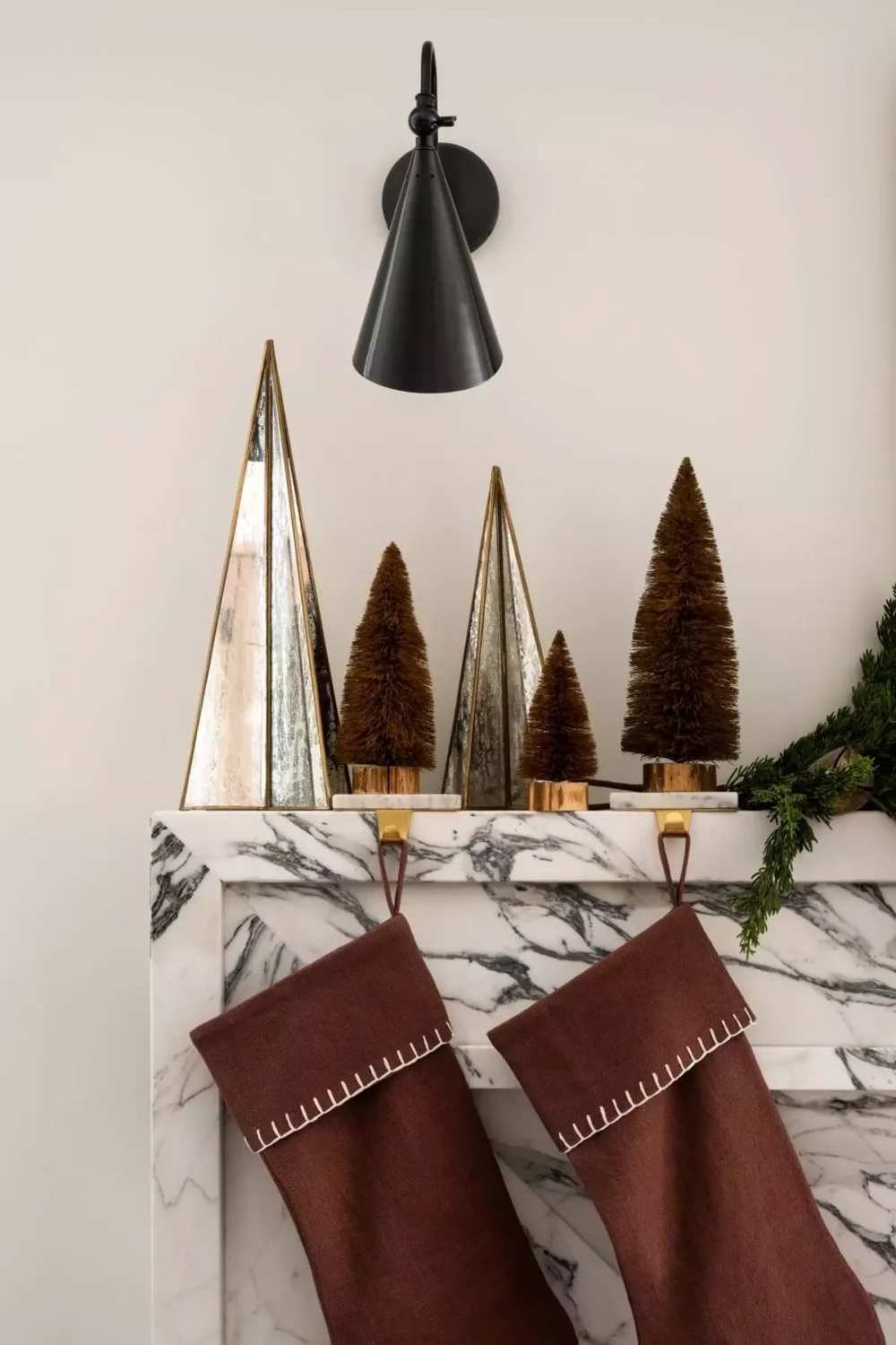 A Warm Christmas Home by Studio McGee 23 christmas-decor-studio-mcgee-nordroom