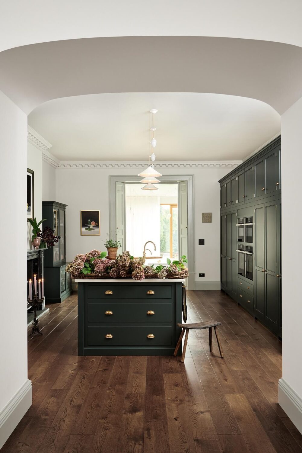 A Green Classic English Kitchen by deVOL 1 classic-english-kitchen-devol-nordroom