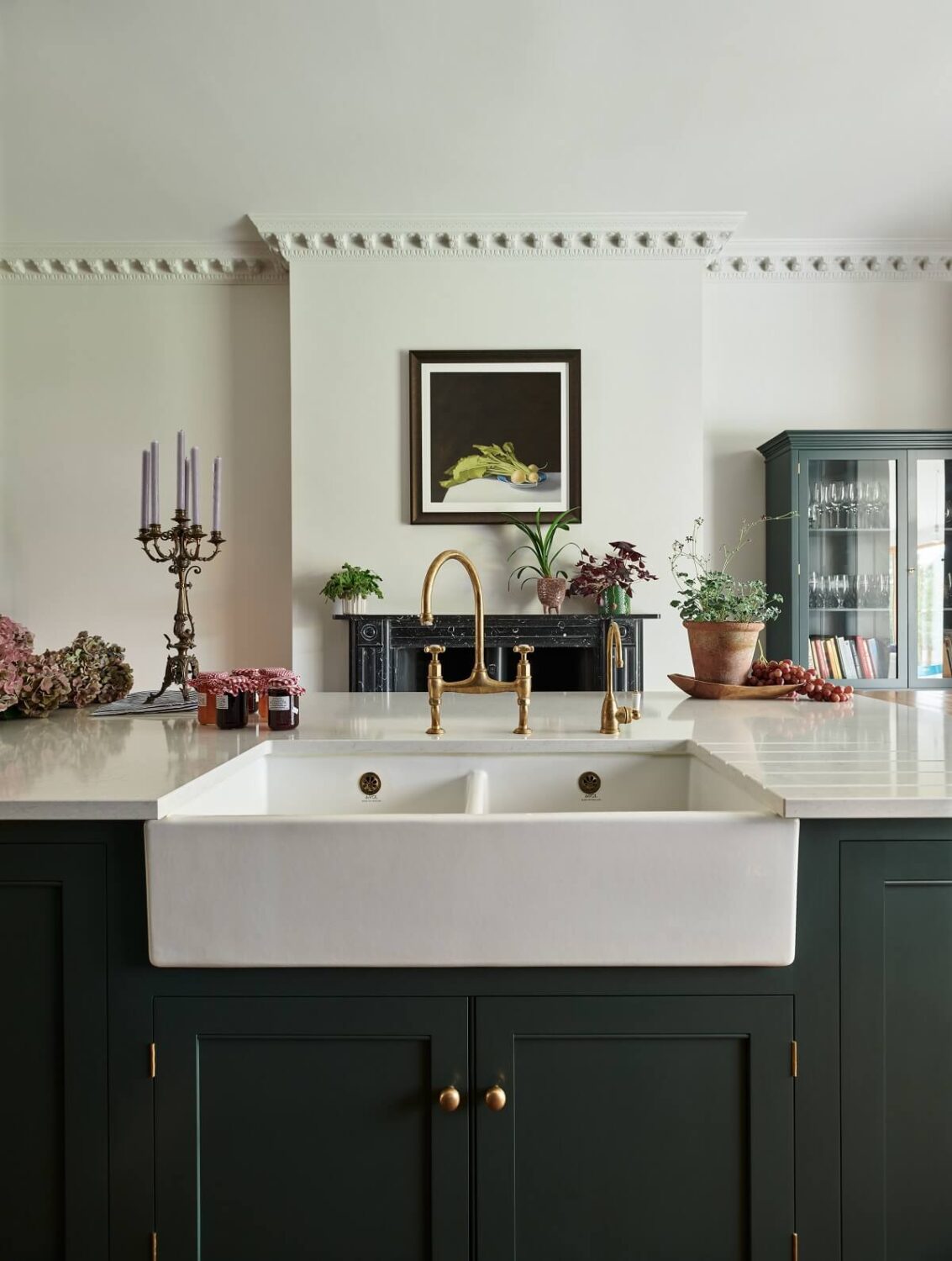 A Green Classic English Kitchen by deVOL 6 double-belfast-sink-green-kitchen-island-devol-nordroom