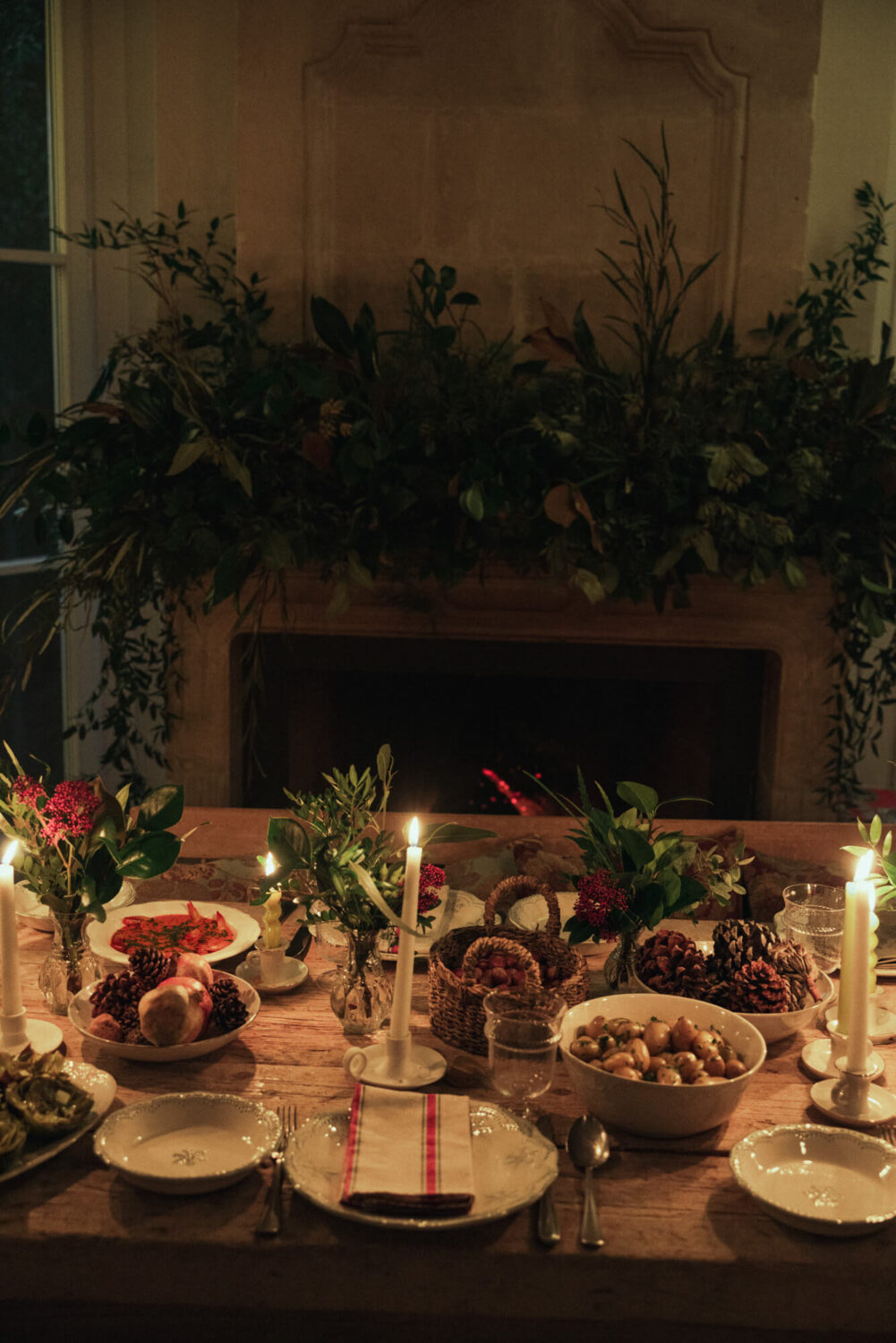 Zara Home Christmas Collection 2021 29 garland-fireplace-christmas-gathering-farmhouse-zara-home-nordroom