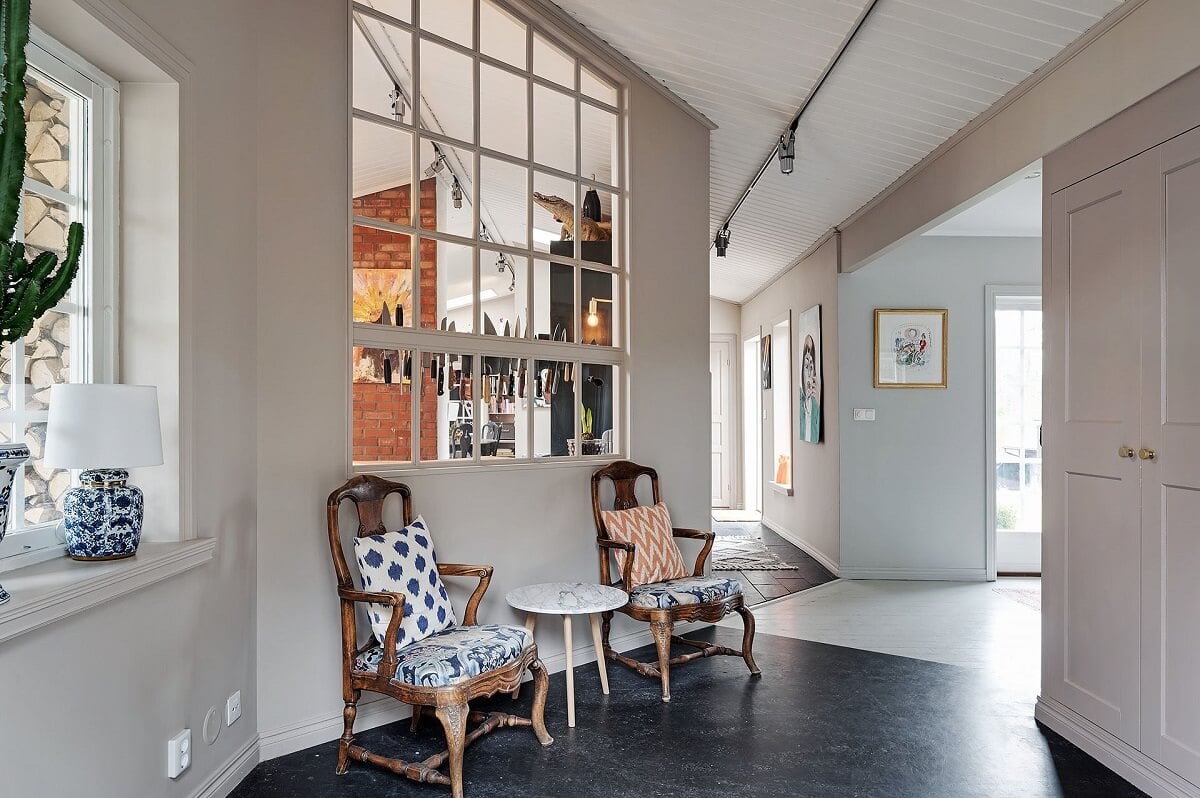 The Colorful Home of Artist Bobo Wallmansson 14 hallway-colorful-eclectic-home-bobo-wallmansson-nordroom