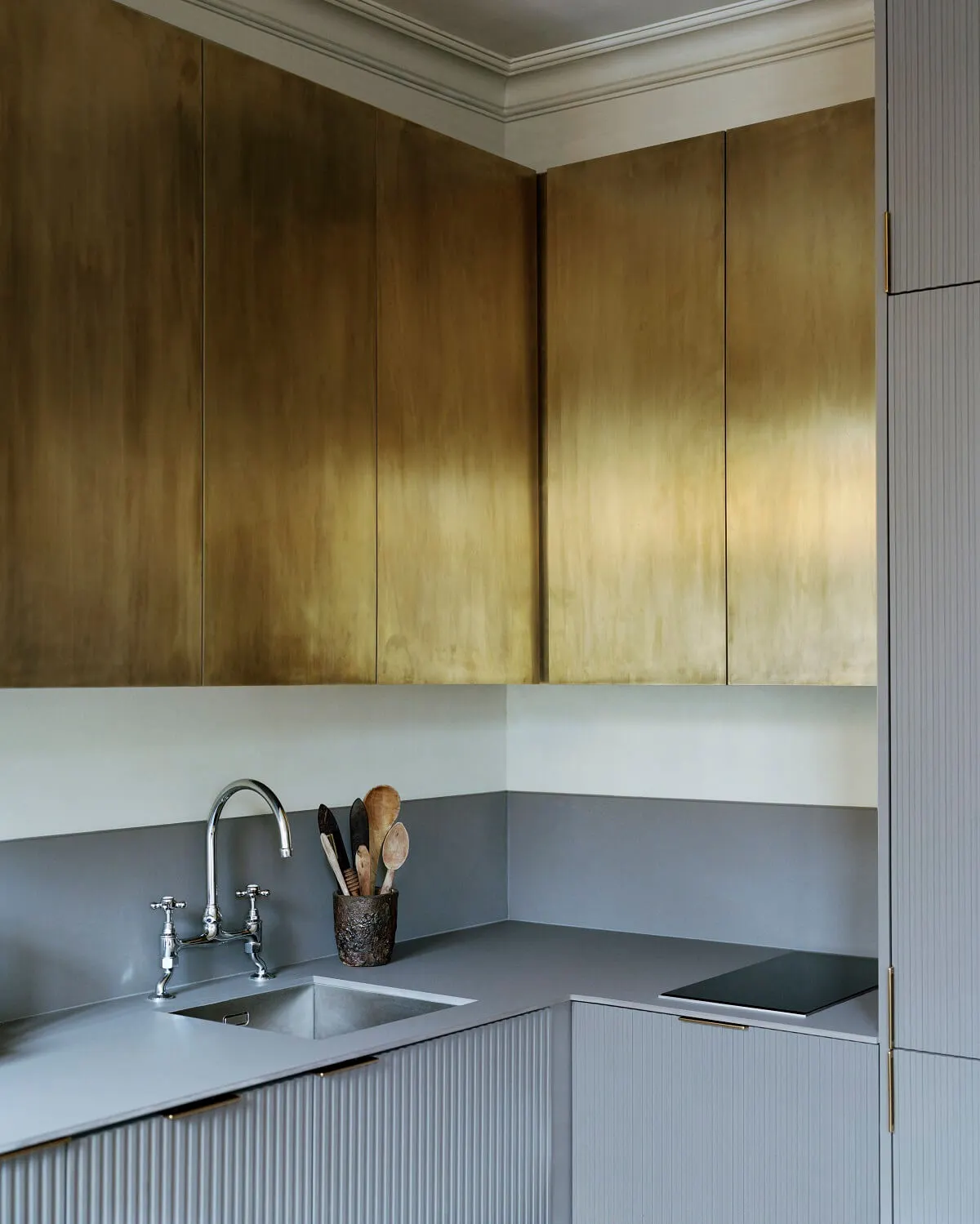 57 Stylish Two-Tone Kitchen Cabinet Ideas 46 kitchen-pied-a-terre-paris-corpus-studio-nordroom