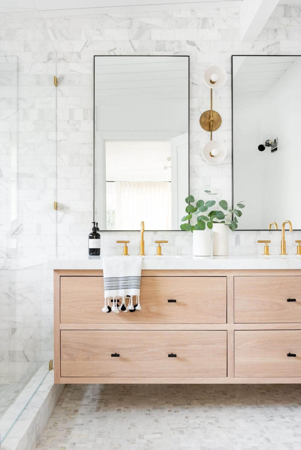 83 Small Bathroom Ideas & How To Make It Look Bigger 11 large-mirror-small-bathroom-ideas-nordroom