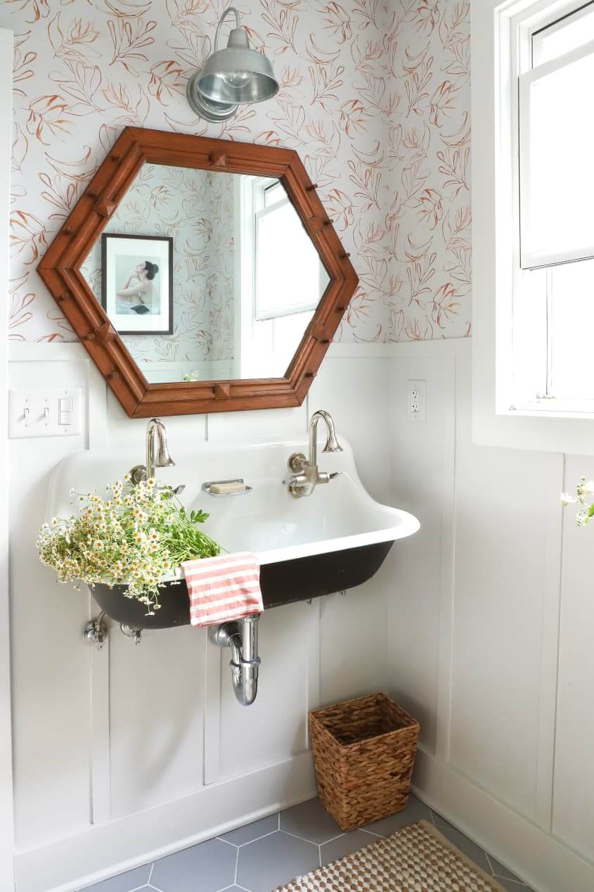 A Bright Renovated Home in Milwaukee 18 light-bathroom-airbnb-nordroom