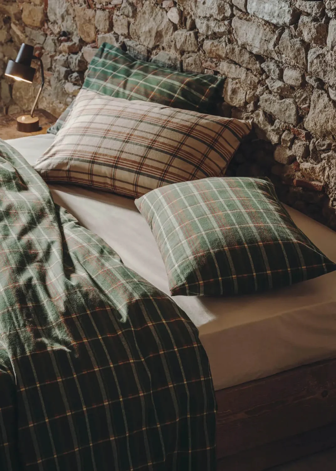Mango Home Christmas and Winter Collection 16 mango-home-winter-bedroom-green-bedding-nordroom