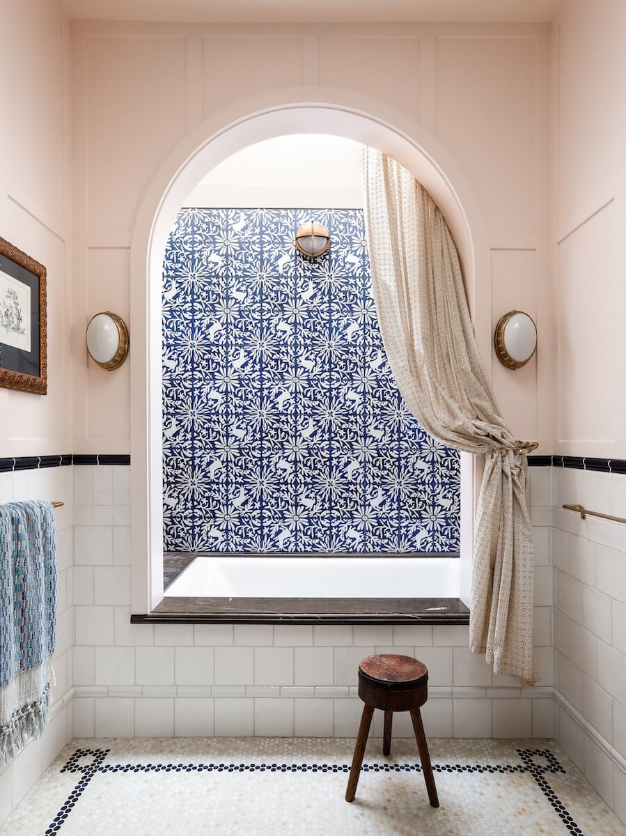English Country Style in a San Francisco Home 15 master-bathroom-arched-shower-bath-english-country-style-nordroom