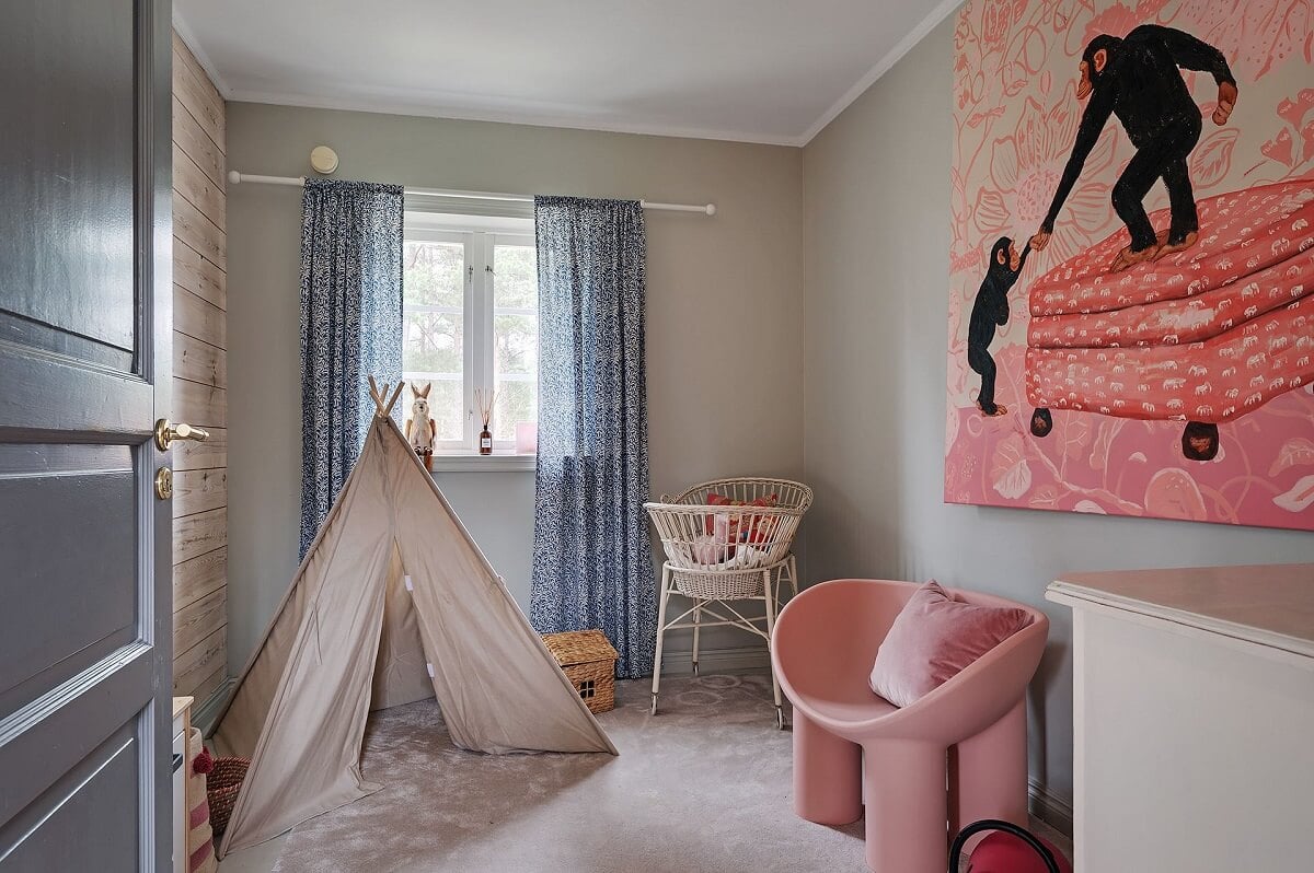 The Colorful Home of Artist Bobo Wallmansson 13 pink-kids-bedroom-colorful-eclectic-home-sweden-nordroom
