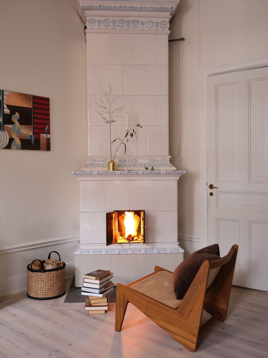Apartment with Small Dark Blue Bedroom 2 reading-nook-fireplace-hygge-nordic-design-nordorom