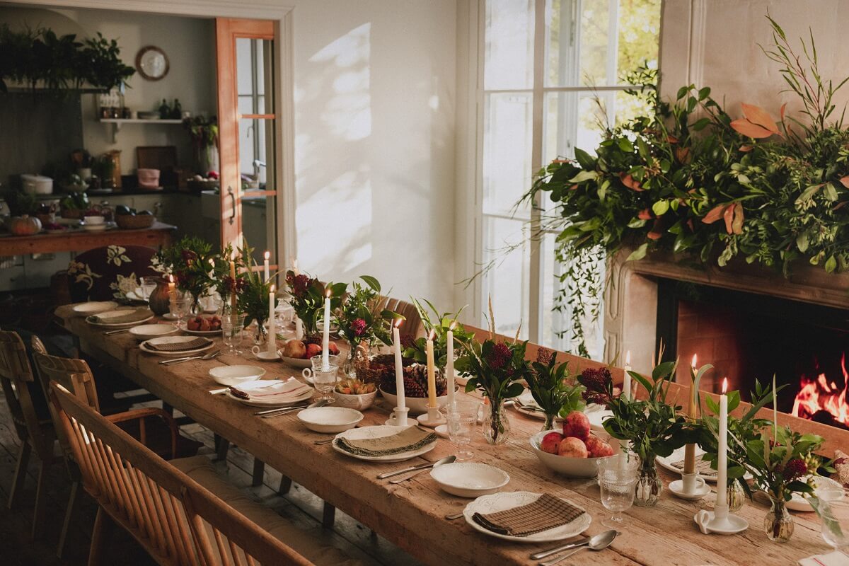 Zara Home Christmas Collection 2021 23 rustic-christmas-gathering-garland-zara-home-nordroom