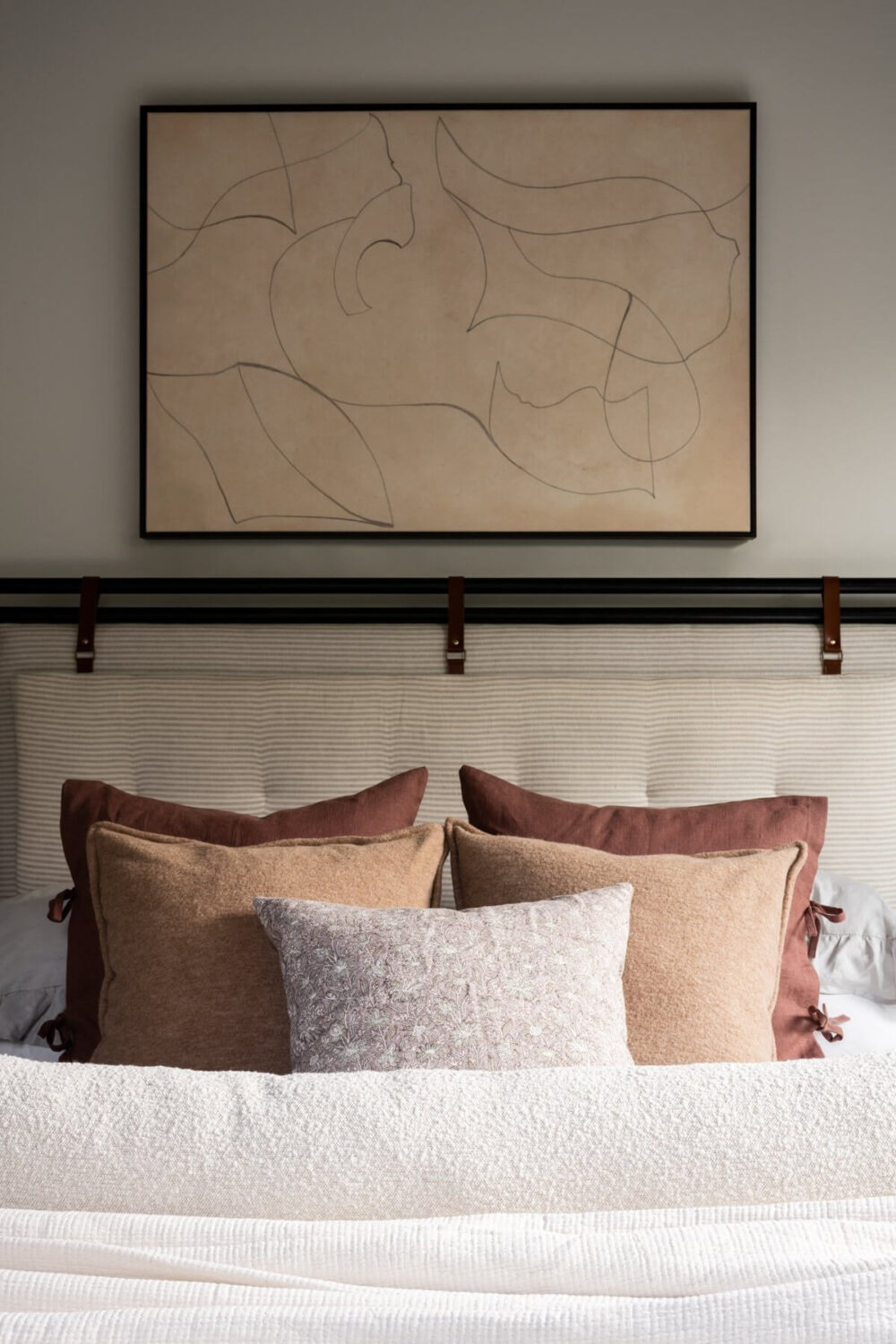 A Warm Christmas Home by Studio McGee 22 studio-mcgee-christmas-bedroom-nordroom