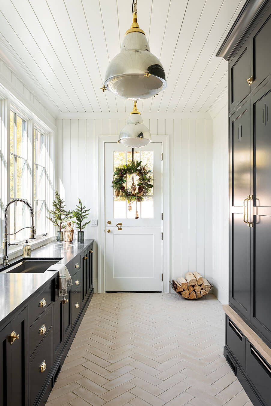A Warm Christmas Home by Studio McGee 13 utility-room-christmas-decor-studio-mcgee-nordroom