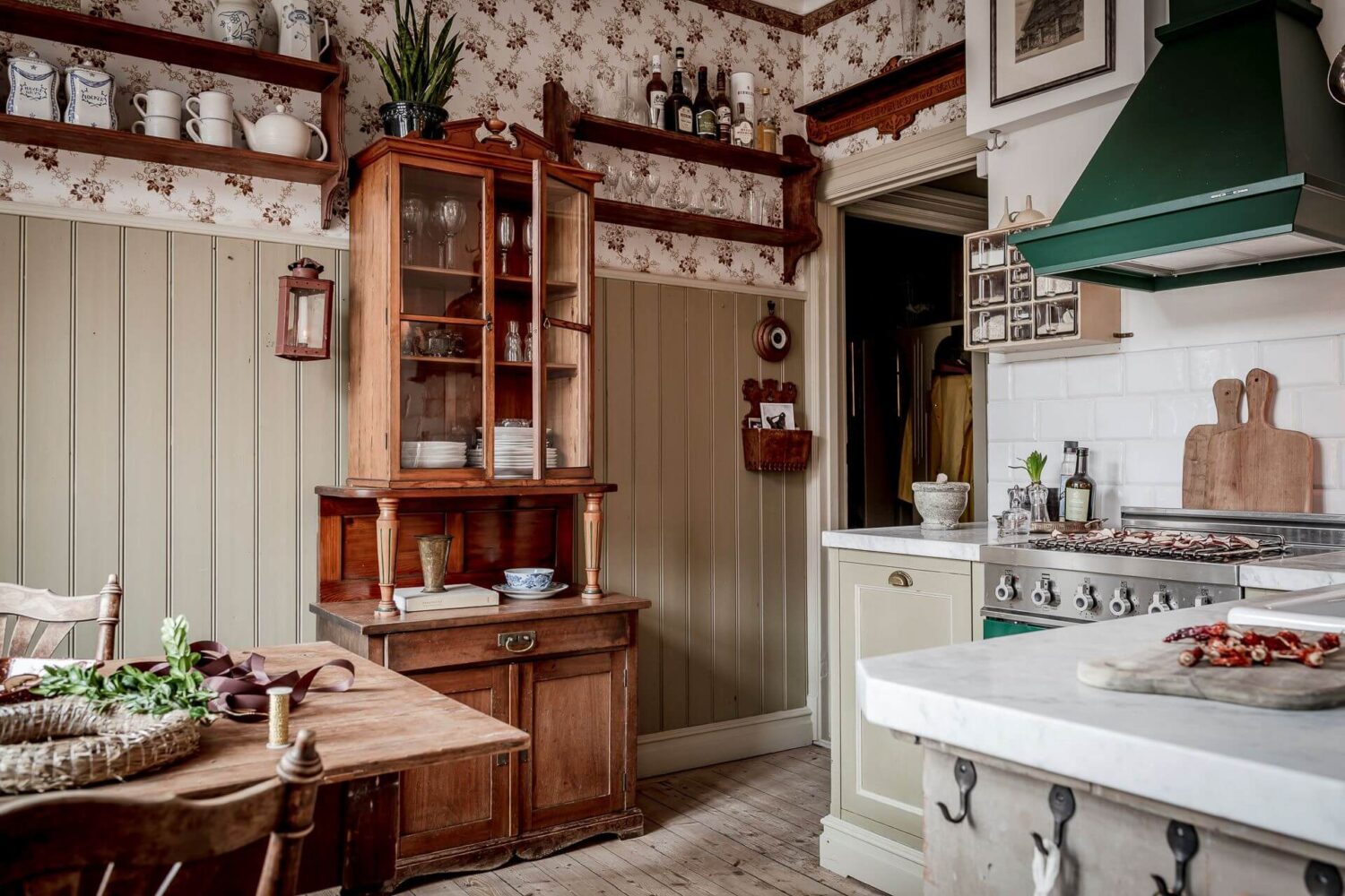 A Charming Vintage Apartment in Sweden 4 vintage-kitchen-nordroom