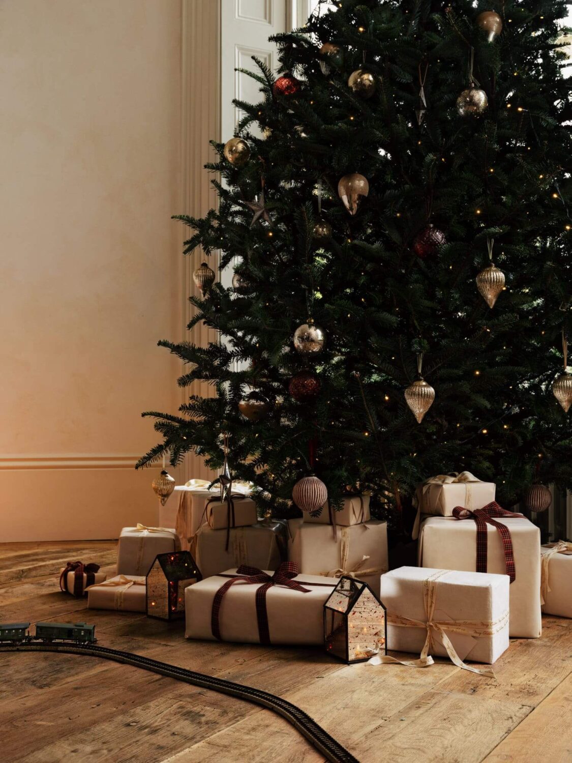 Zara Home Christmas Collection 2021 4 zara-home-christmas-collection-2021-christmas-tree-gifts-nordroom