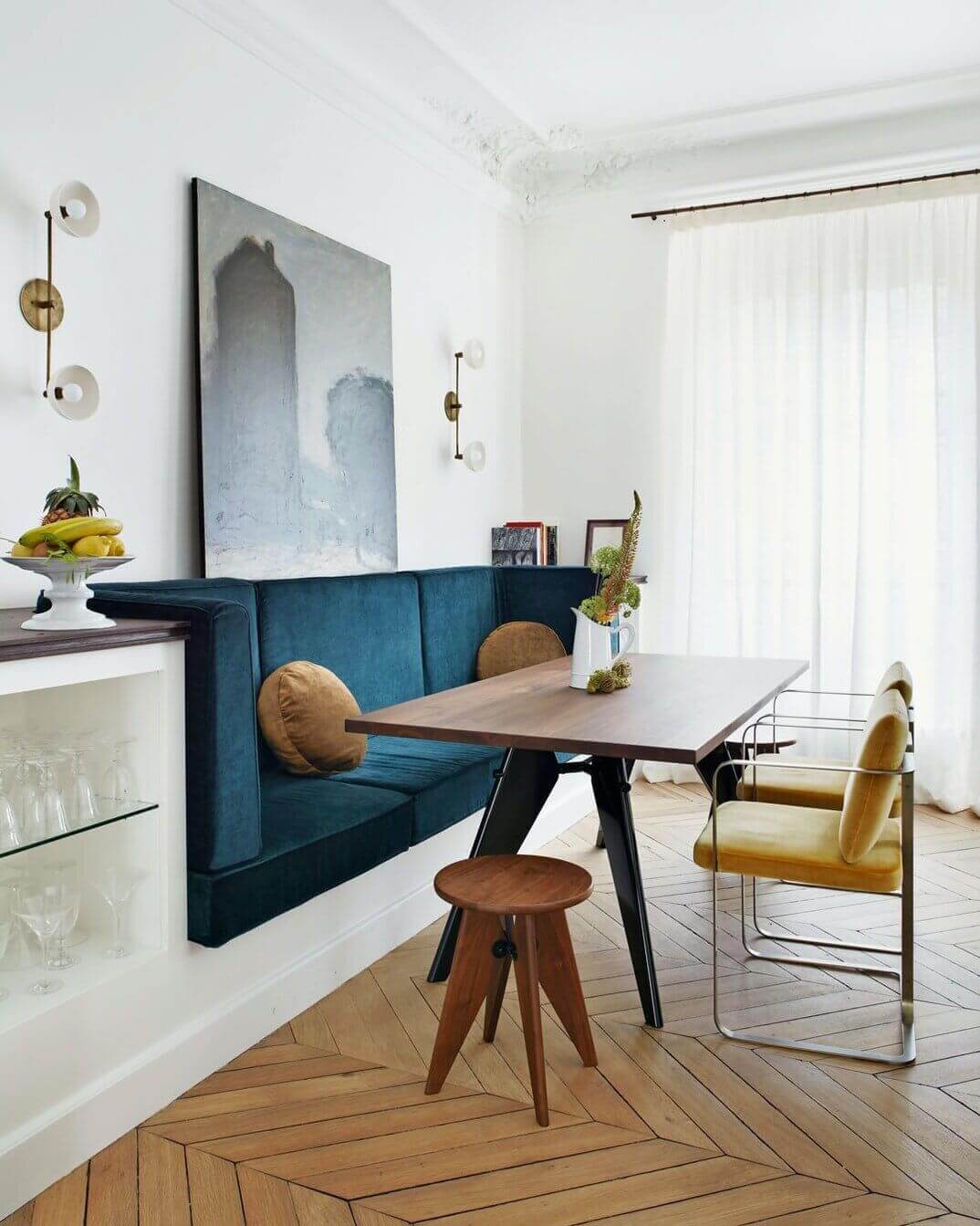 How To Style Your Home Like A Parisian Apartment 20 19th-paris-apartment-modern-classic-design-built-in-bench-nordroom