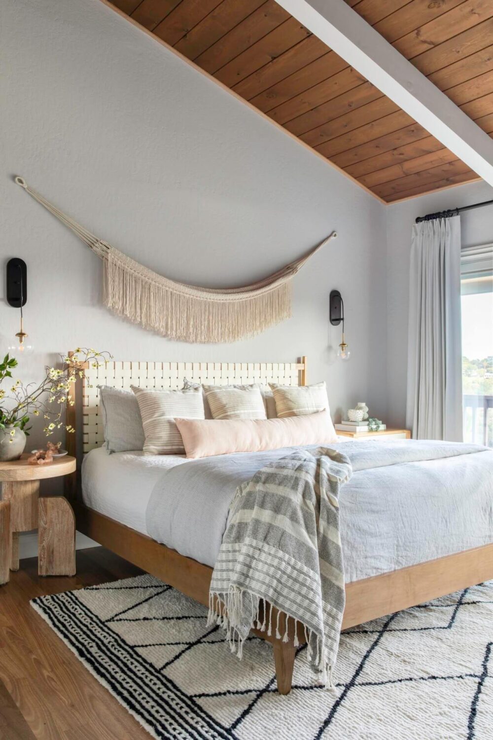 Best of 2021: Bedrooms 18 calm-light-bedroom-slanted-ceiling-nordroom