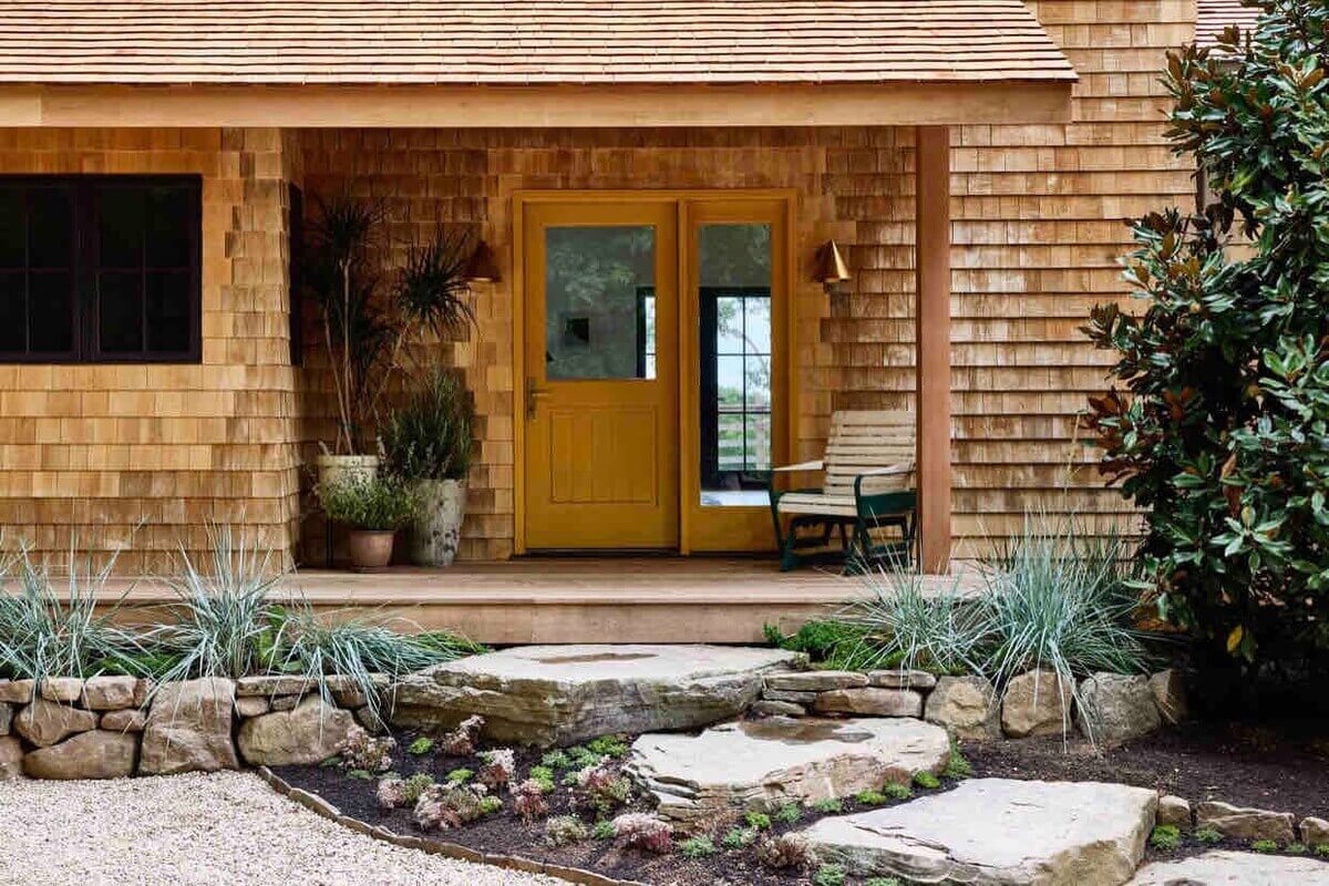 A Montauk Airbnb Designed by Robert McKinley 21 entry-airbnb-montauk-robert-mckinley-nordroom